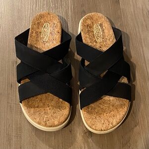 KEEN Women’s Elle SZ 7.5 Sandals Mixed Slide Straps Platform Sandals Arch $120